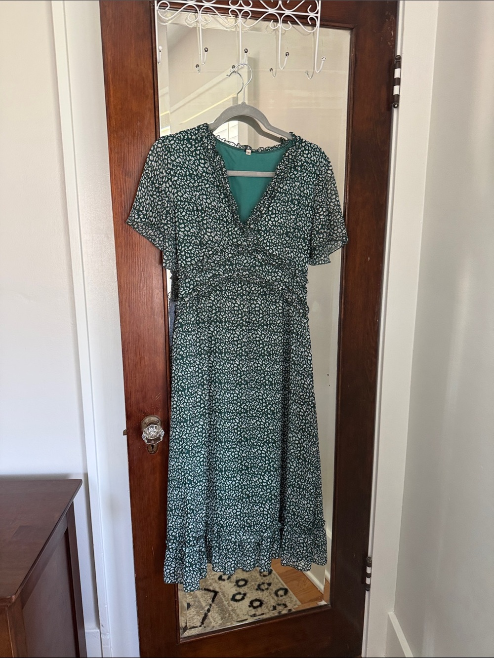 Green Floral V-Neck Wrap Midi Dress with Flutter Sleeves - Picture 3 of 7